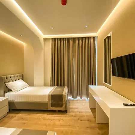 Red Hill 4*